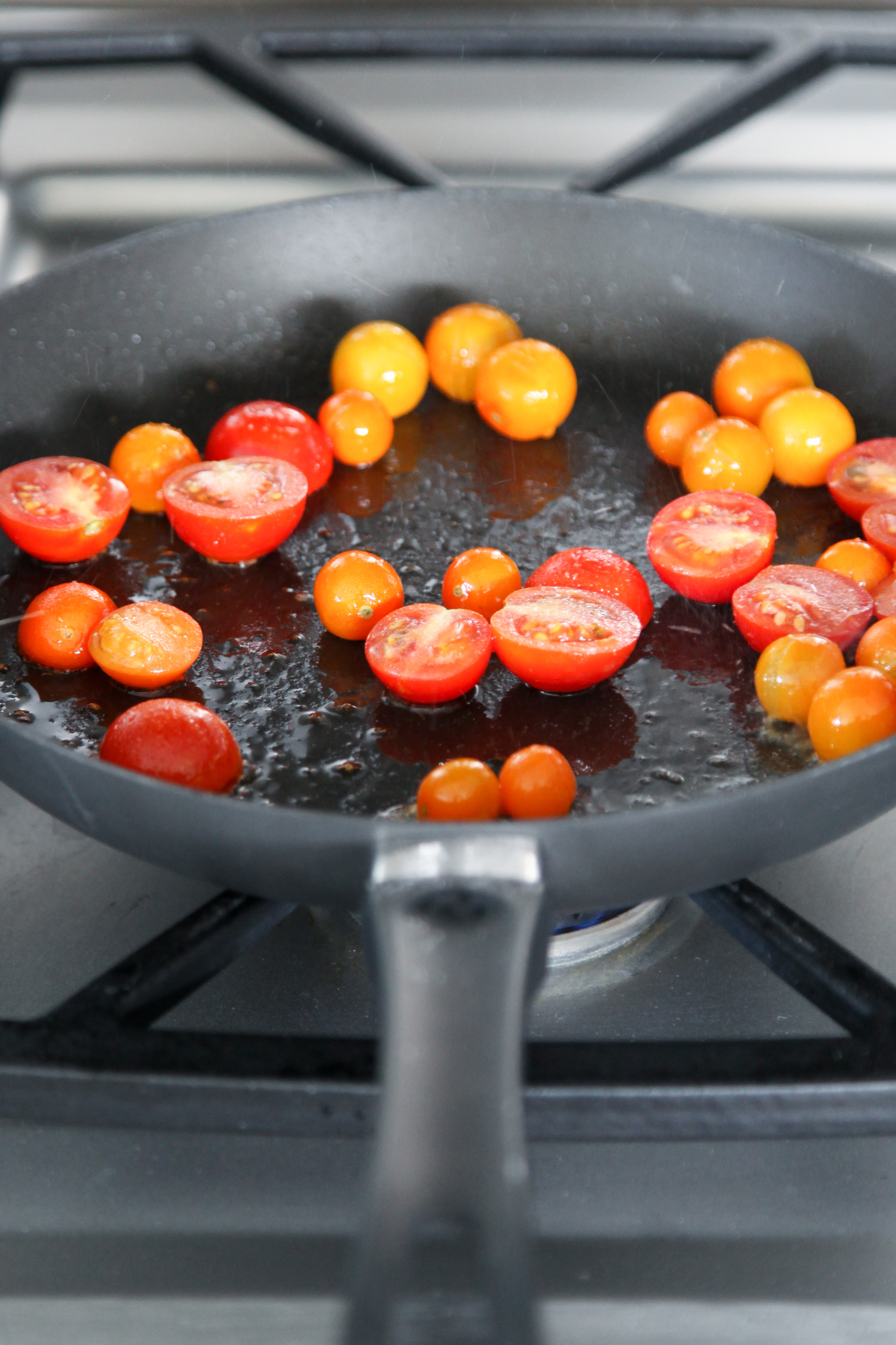 Cooking cherry tomatoes