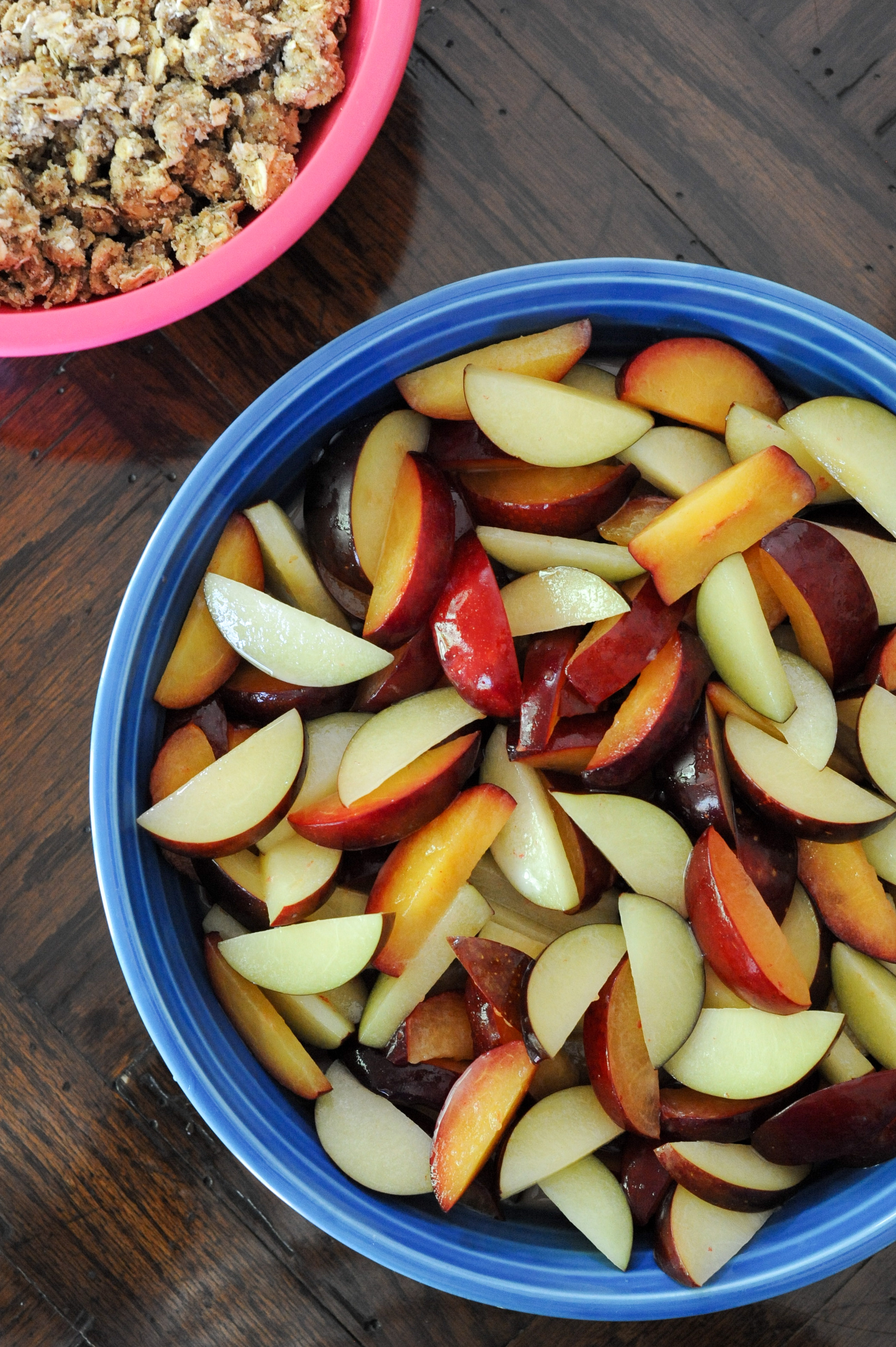 Plum-ginger filling and crisp topping