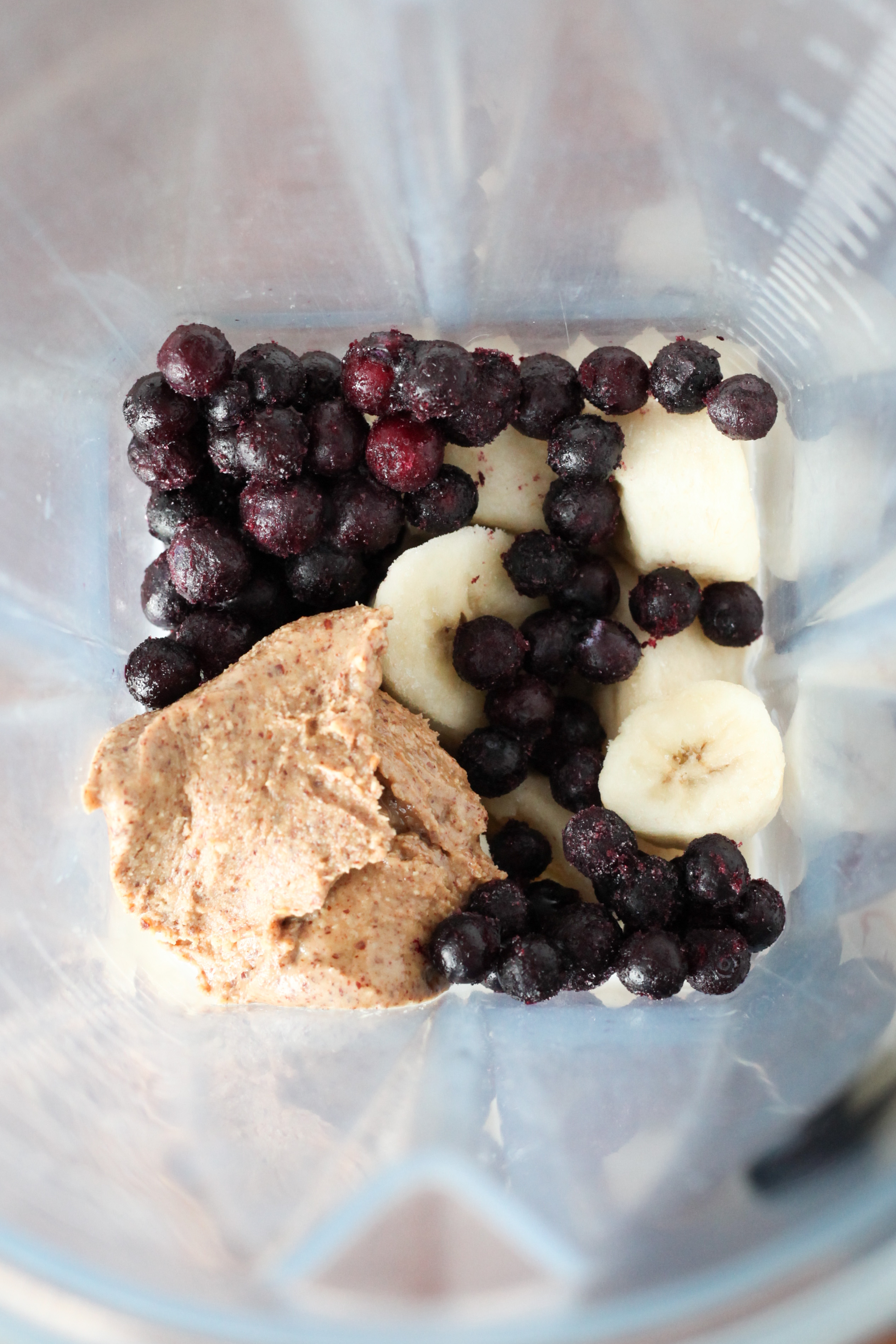 Blueberry banana almond smoothie ingredients