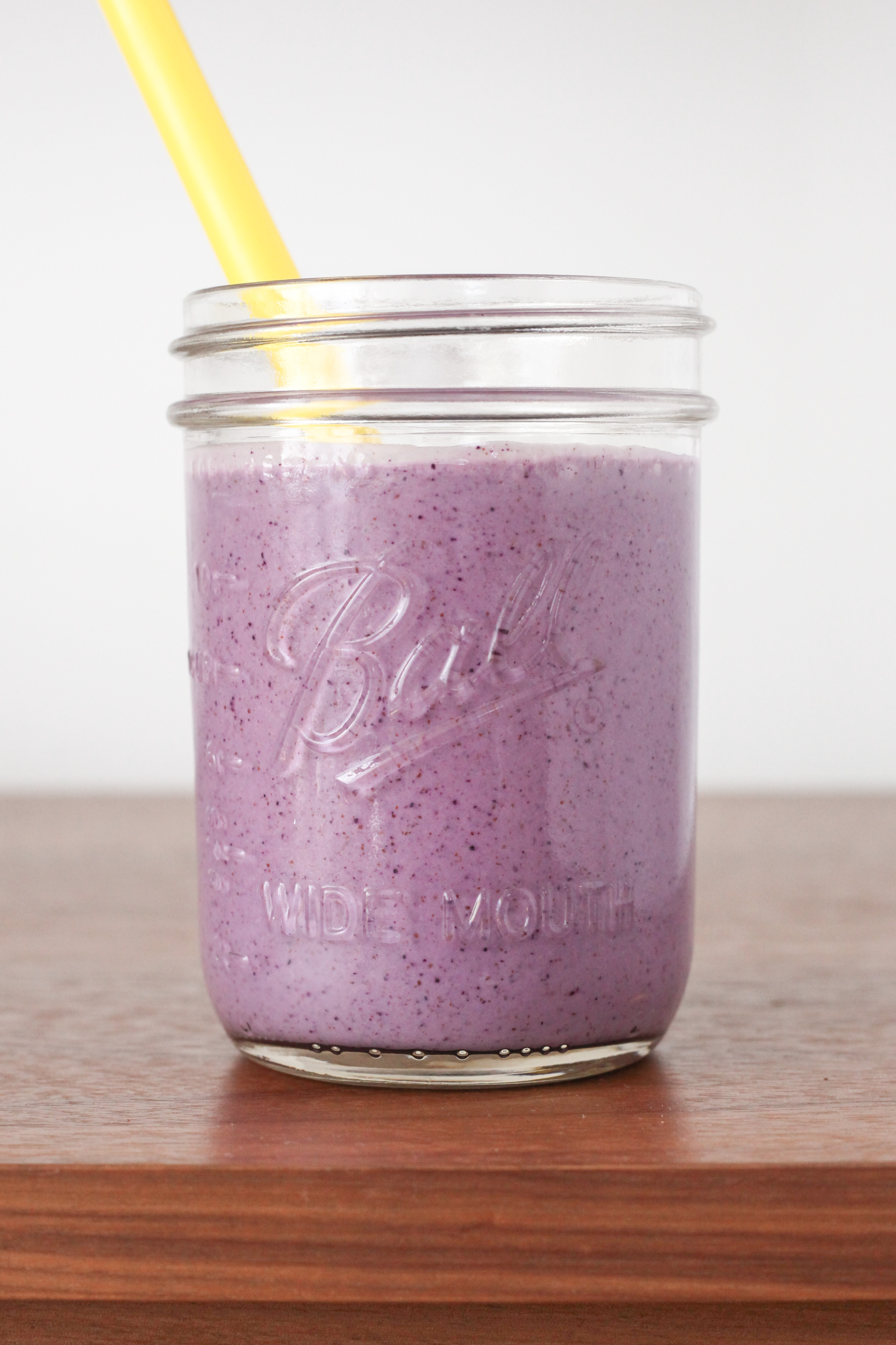 Blueberry Banana Almond Smoothie | amodestfeast.com | @amodestfeast